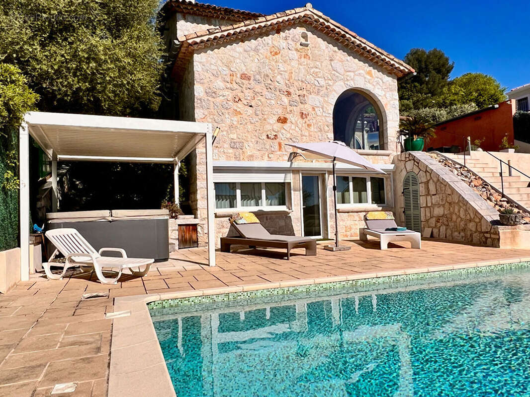 Maison à LA COLLE-SUR-LOUP