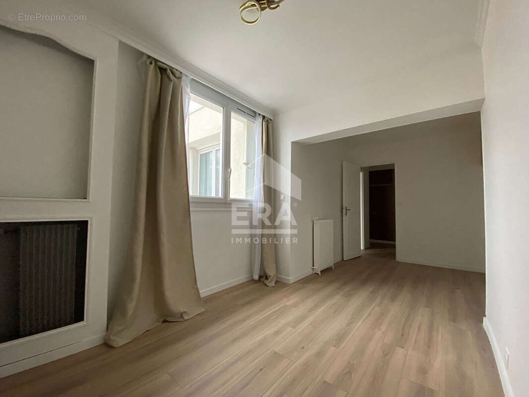 Appartement à IVRY-SUR-SEINE