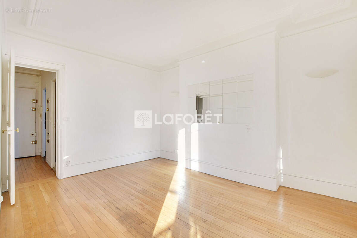 Appartement à PARIS-11E