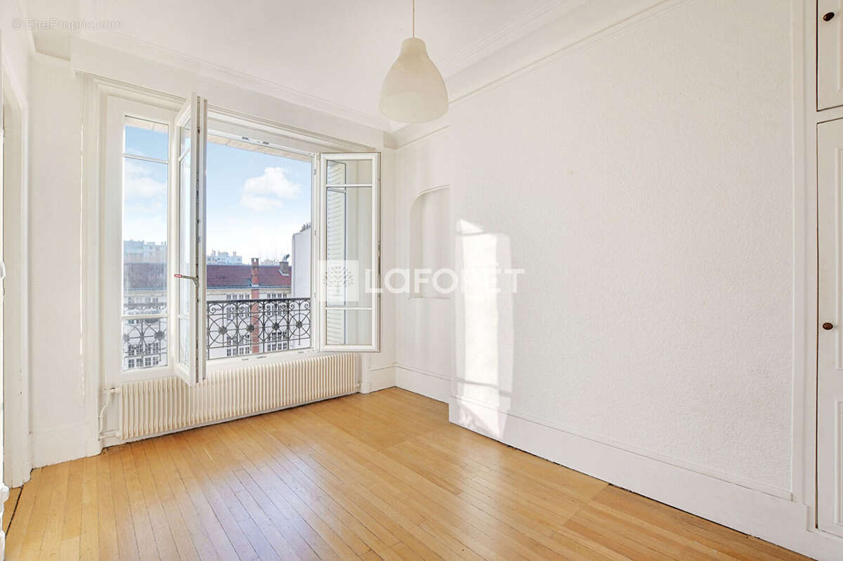 Appartement à PARIS-11E