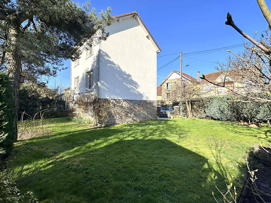 Maison à SAINT-CYR-L&#039;ECOLE