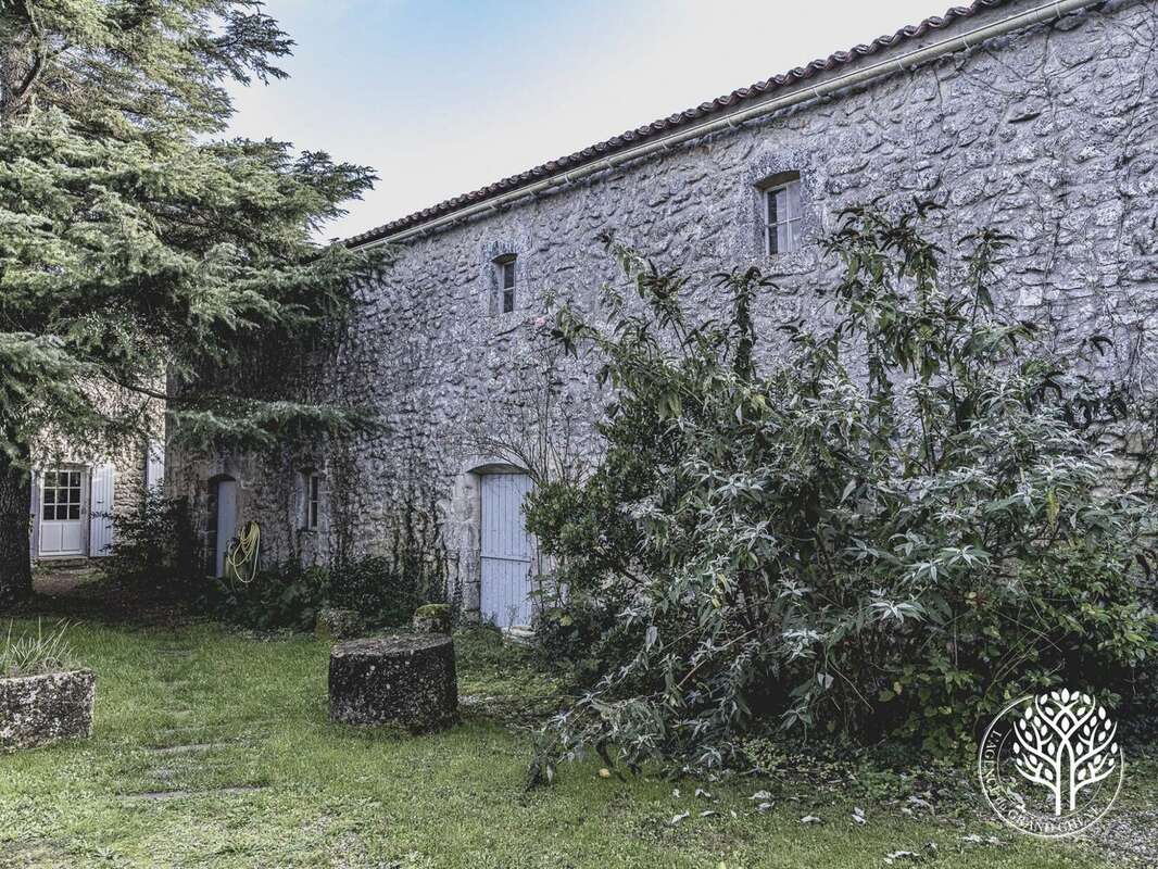 jardin chevaux campagne littoral - Maison à ROCHEFORT