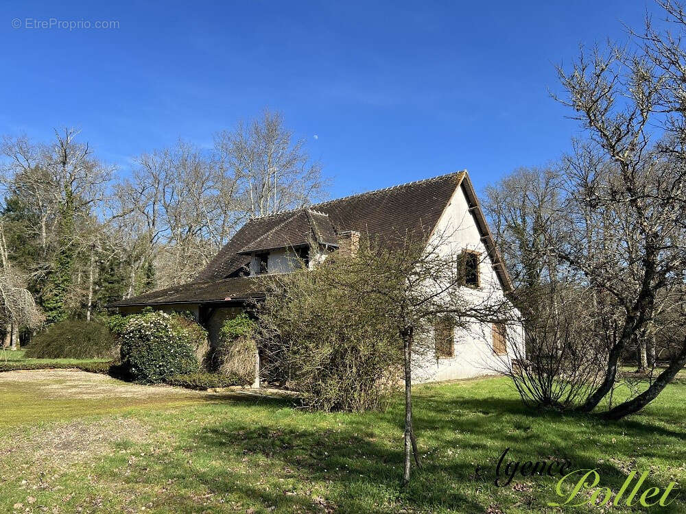 Autre à NEUVY-SUR-BARANGEON