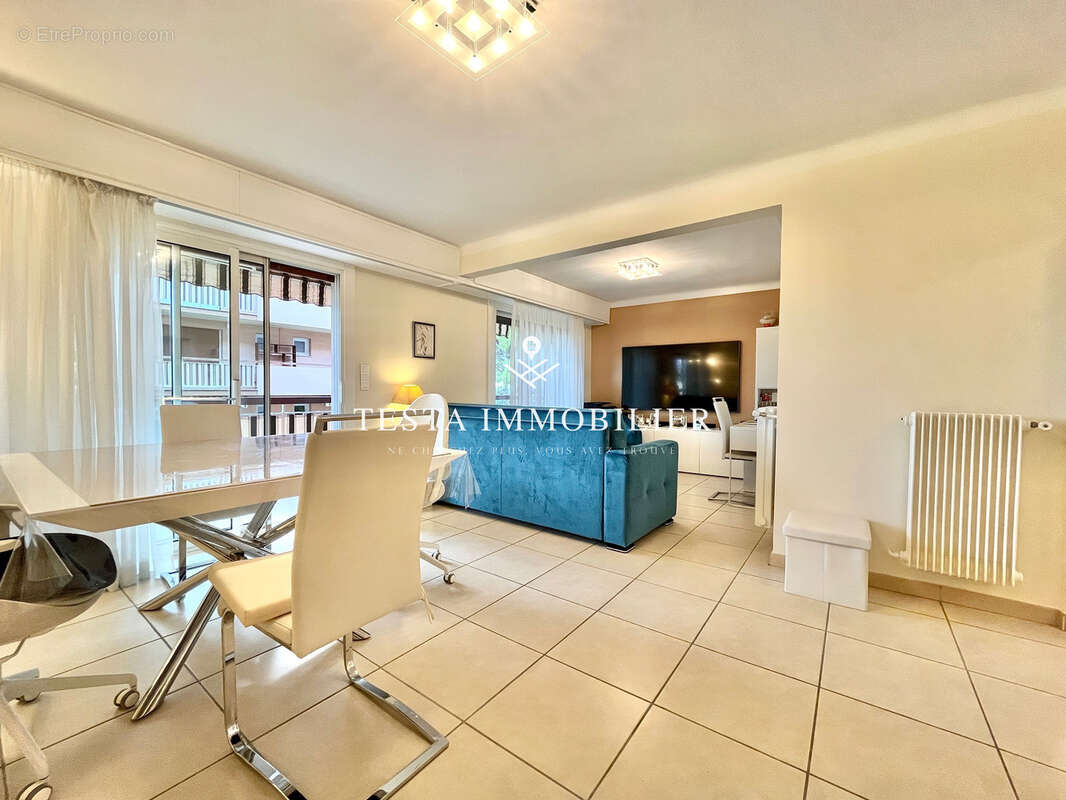 Appartement à ROQUEBRUNE-CAP-MARTIN