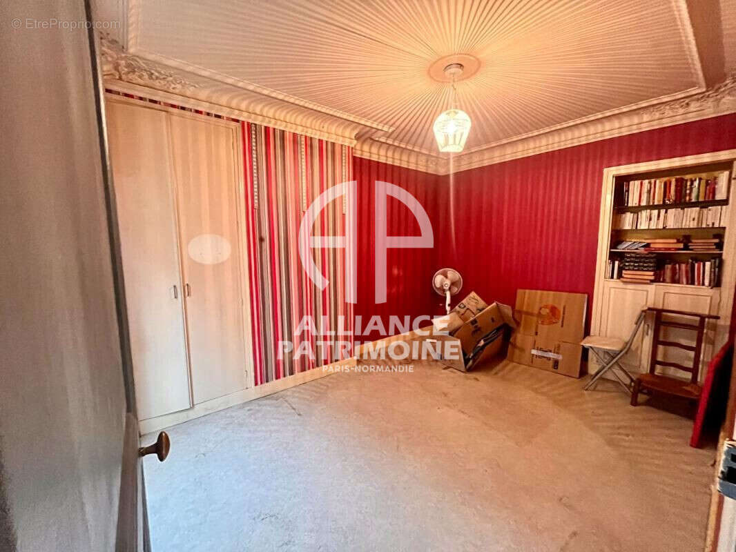 Chambre - Appartement à PARIS