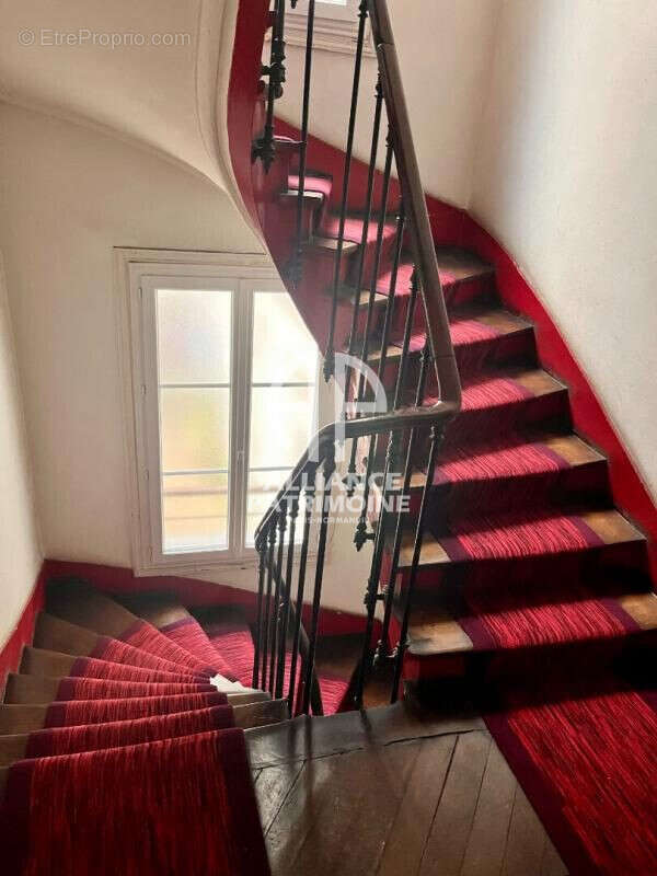 Escalier - Appartement à PARIS