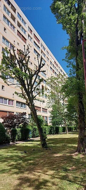 IMMEUBLE LE CORBUSSIER - Appartement à FRESNES