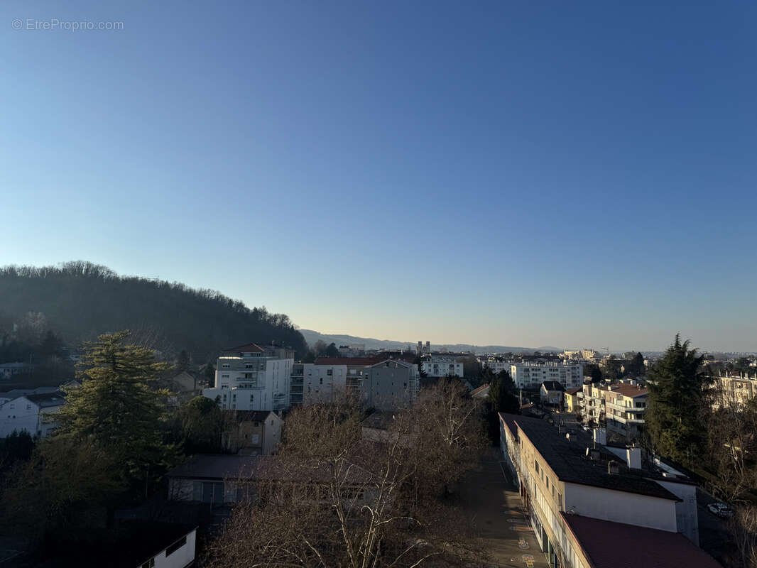 Appartement à BOURGOIN-JALLIEU