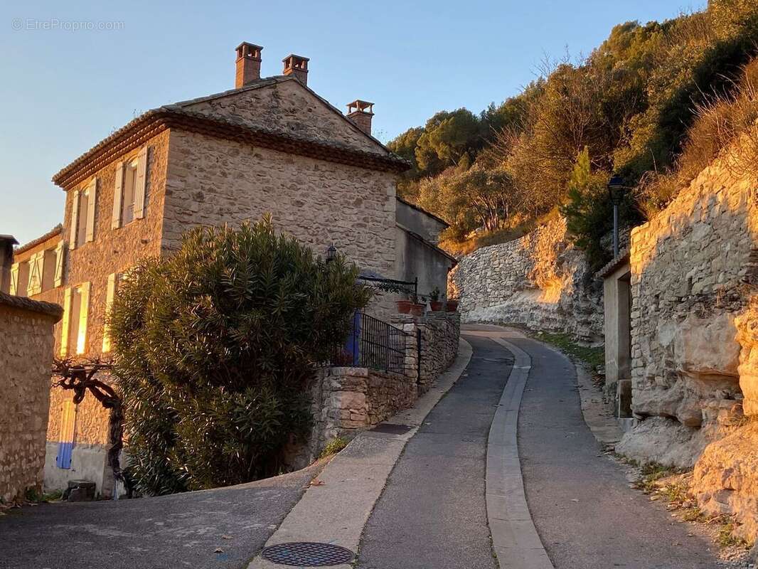 Appartement à FONTAINE-DE-VAUCLUSE