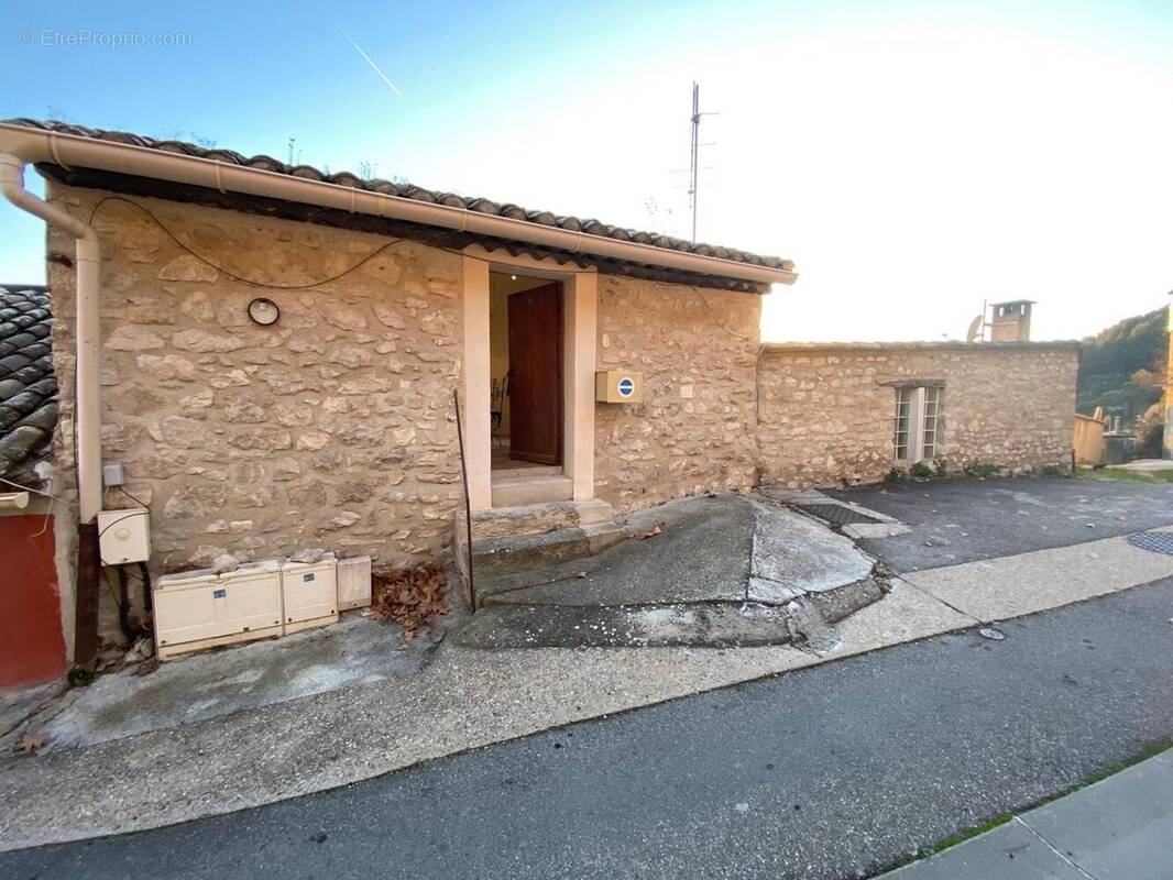 Appartement à FONTAINE-DE-VAUCLUSE