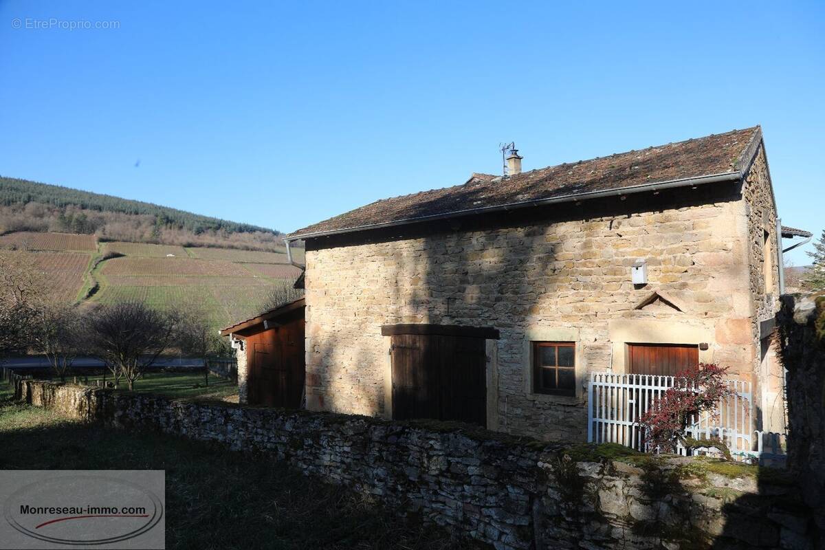 Maison à LA ROCHE-VINEUSE