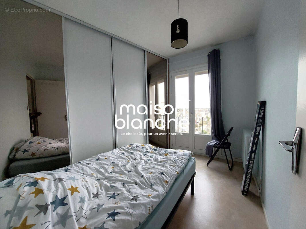 Chambre - Appartement à PARTHENAY