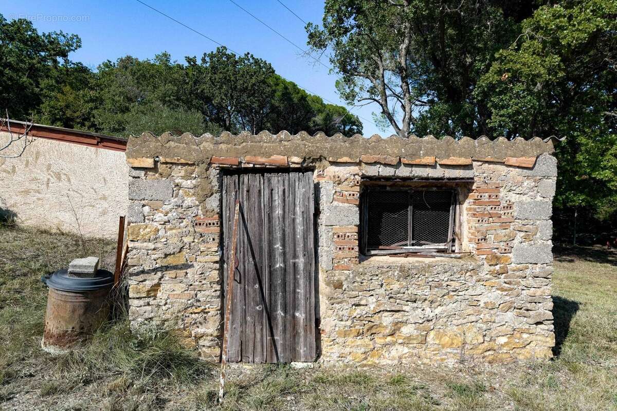 Terrain à UZES