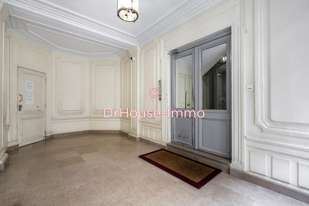 Appartement à PARIS-8E