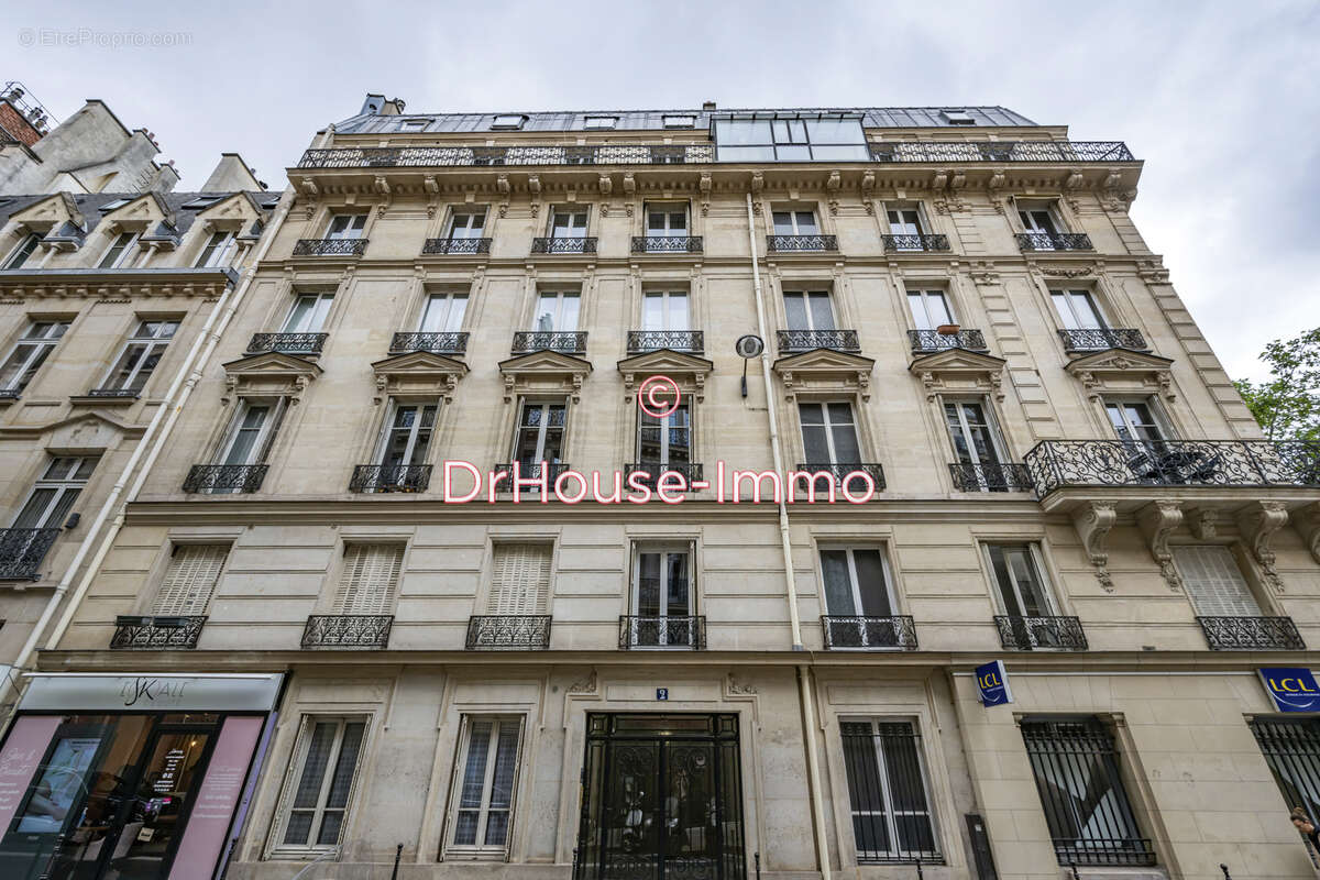 Appartement à PARIS-8E