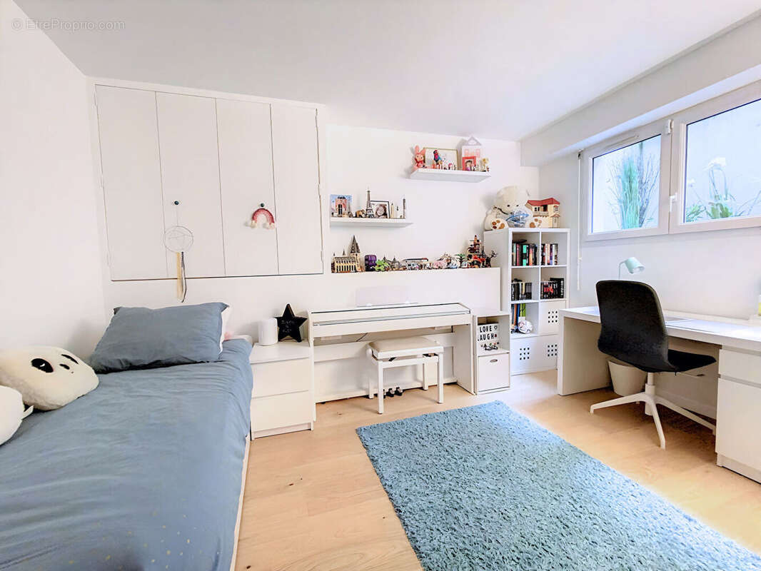 Appartement à SURESNES