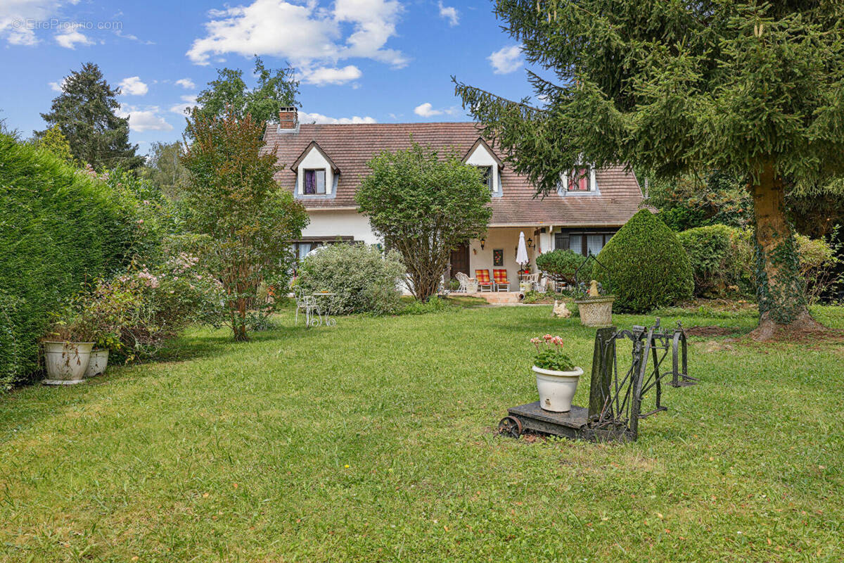 Maison à VILLENEUVE-SAINT-DENIS