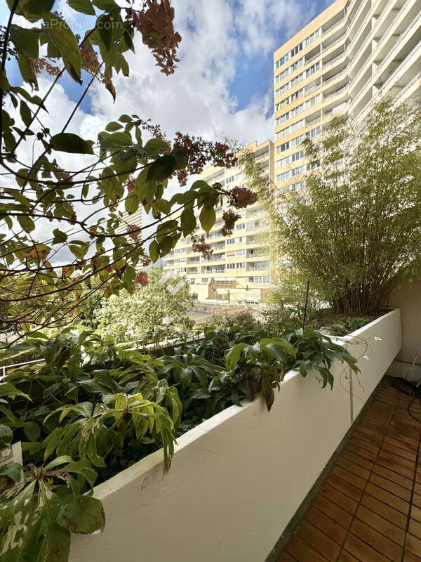 Vue terrasse - Appartement à NANTERRE