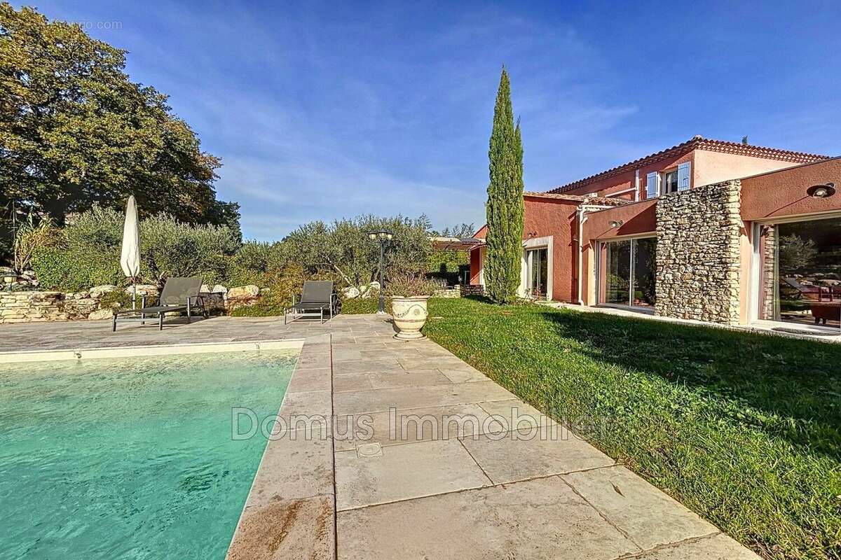 Maison à CHATEAUNEUF-DE-GADAGNE