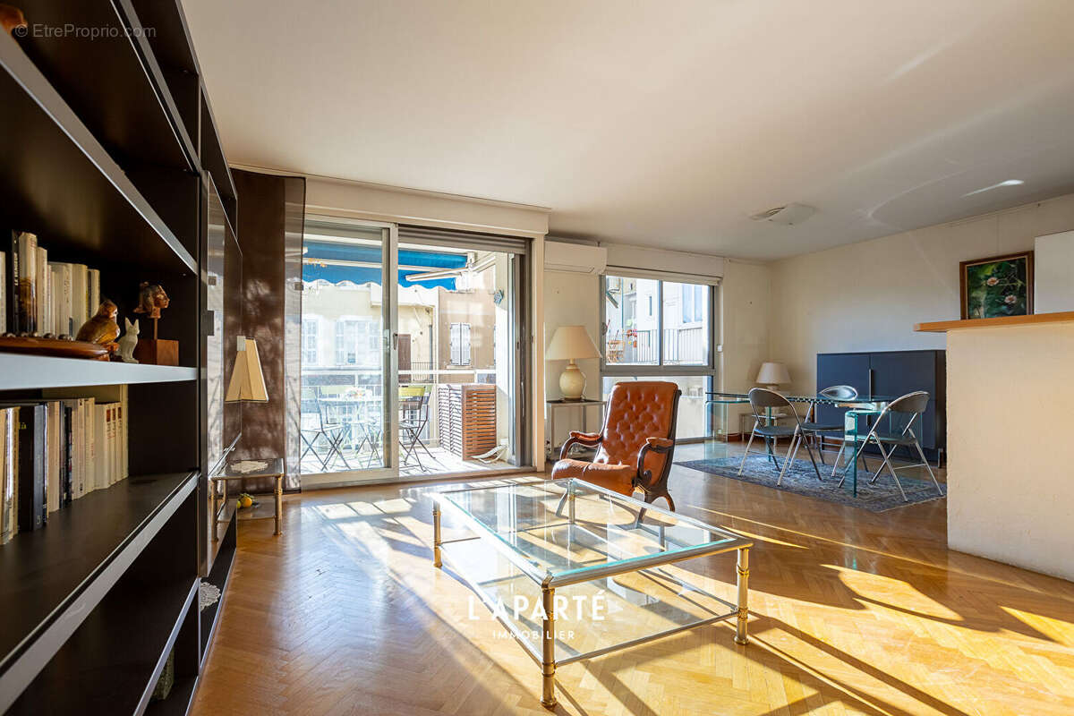 Appartement à MARSEILLE-6E