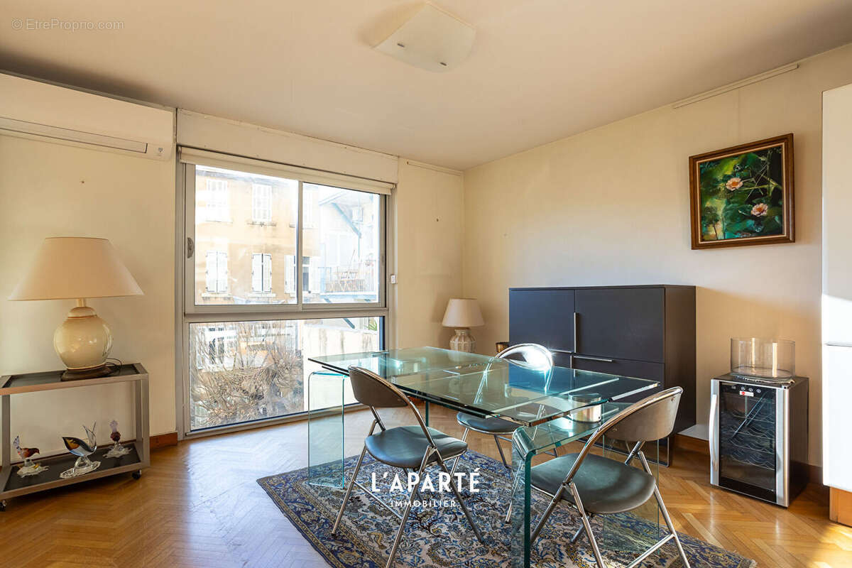 Appartement à MARSEILLE-6E