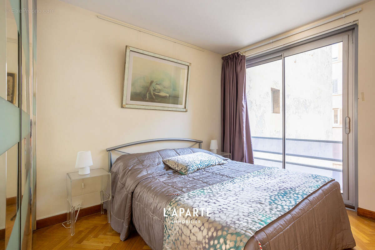 Appartement à MARSEILLE-6E