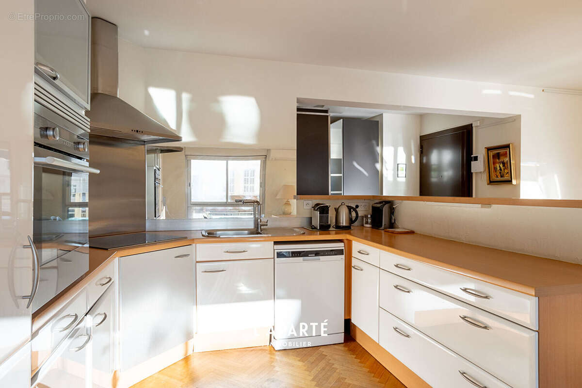 Appartement à MARSEILLE-6E