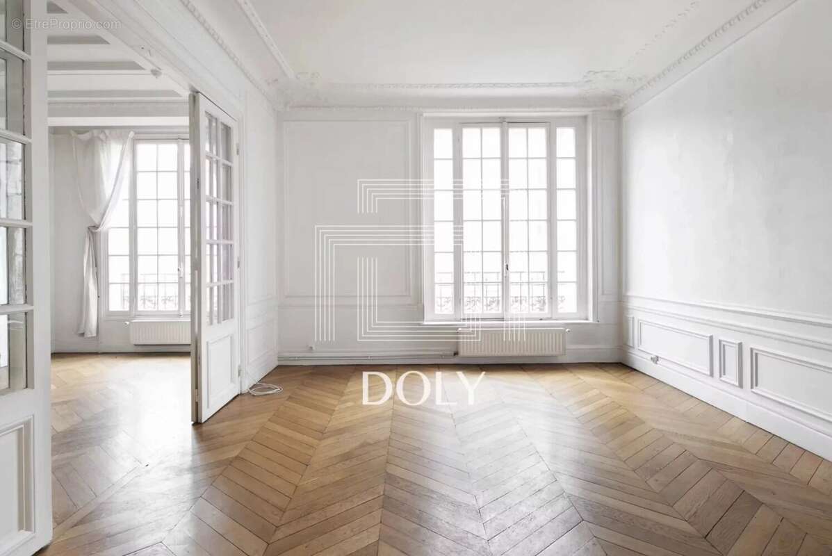 Appartement à PARIS-8E