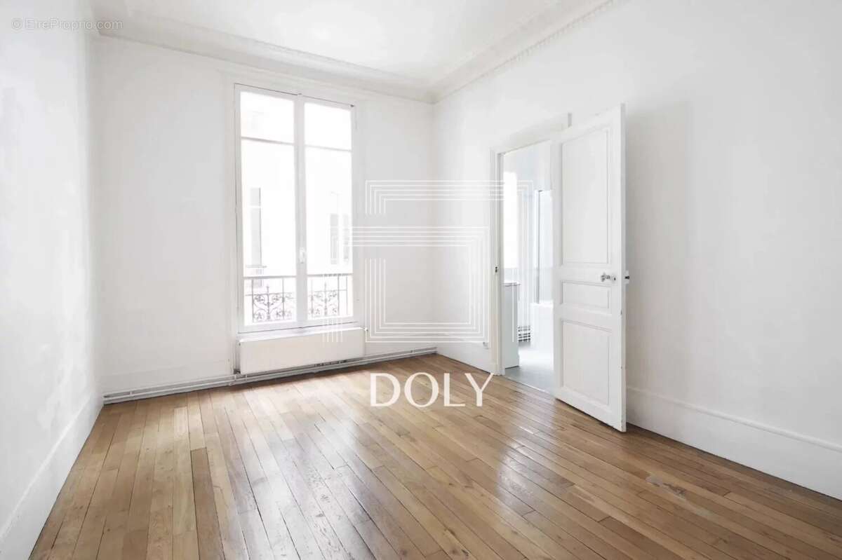 Appartement à PARIS-8E