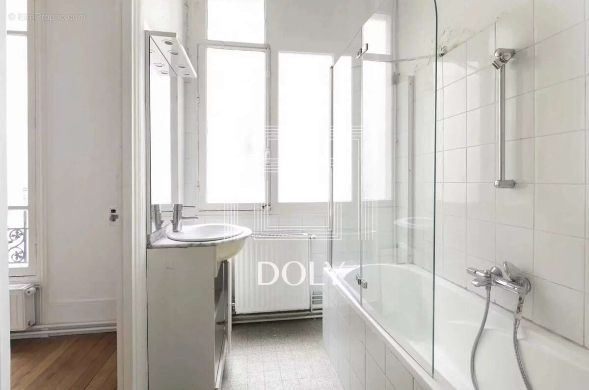 Appartement à PARIS-8E