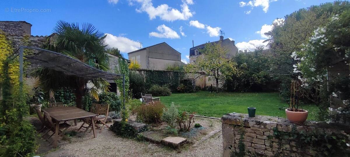 Maison à JARNAC