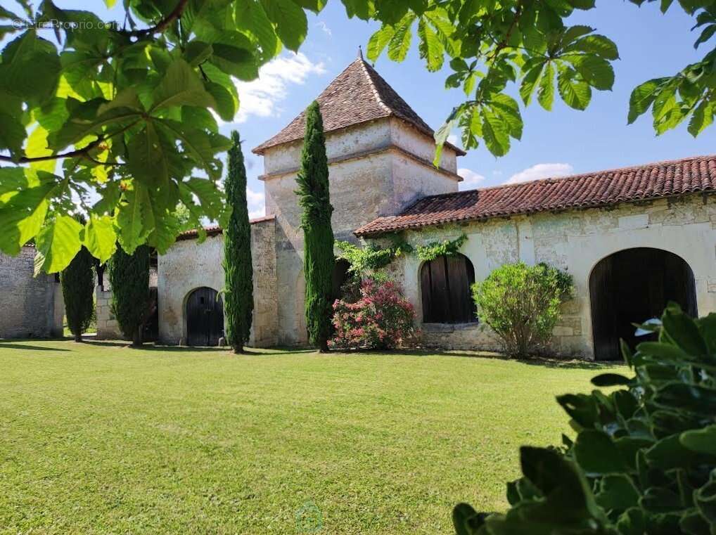 Maison à COGNAC