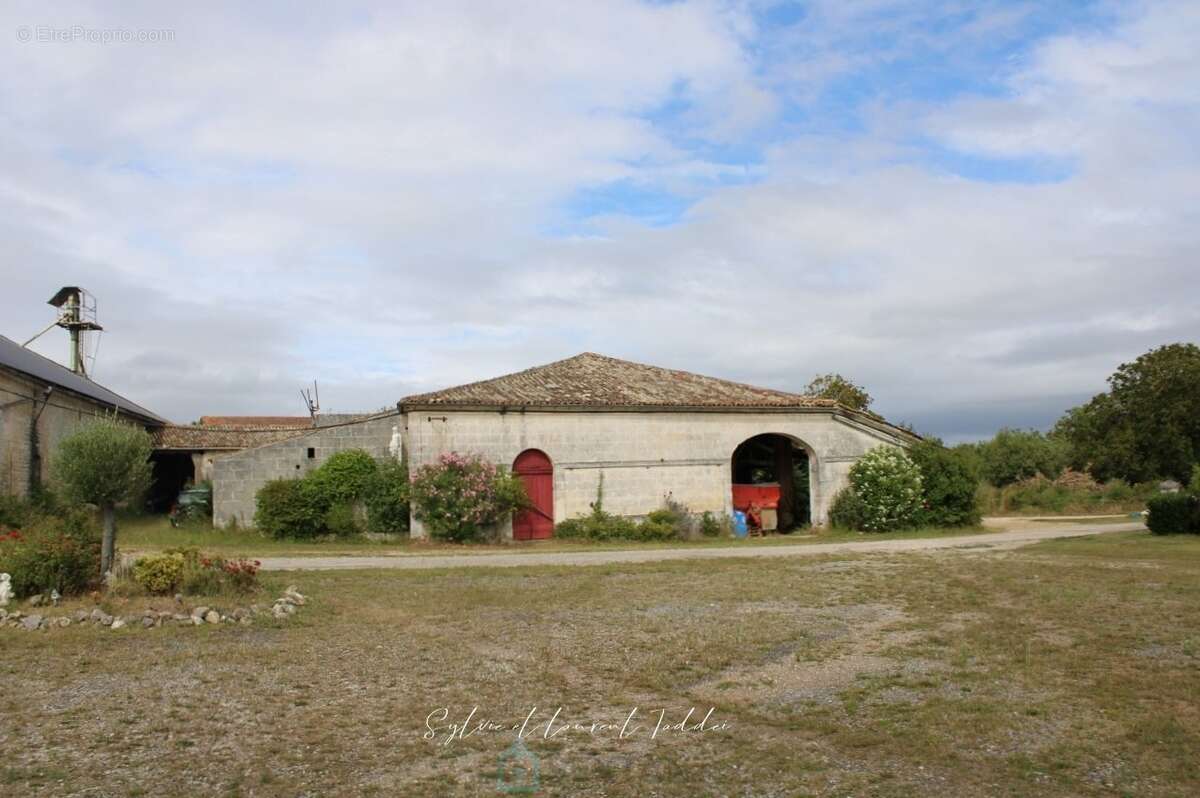 Maison à JONZAC