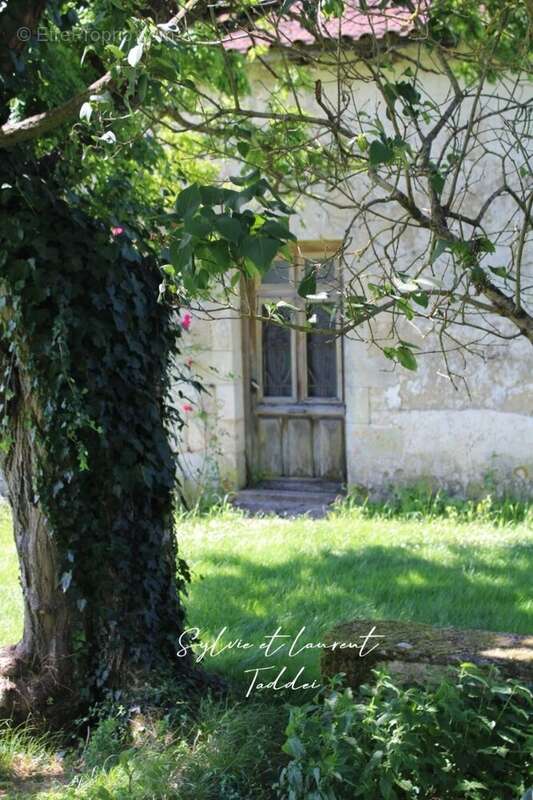 Maison à MONTENDRE