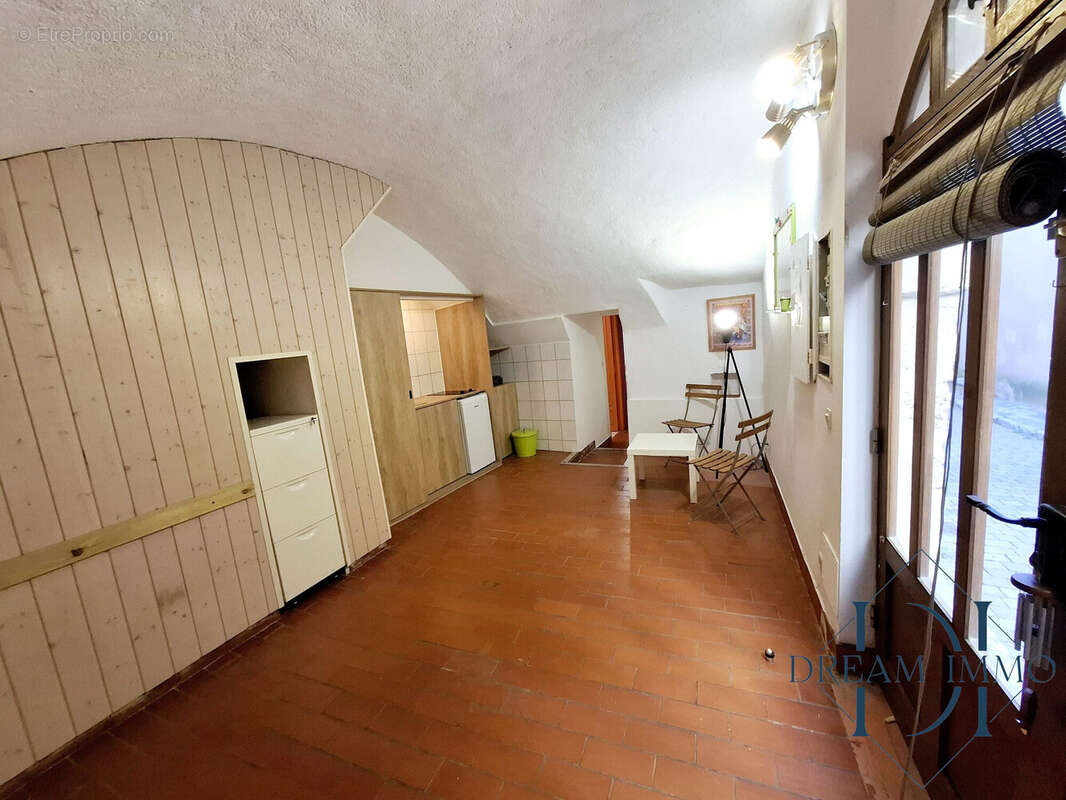 Appartement à POUSSAN