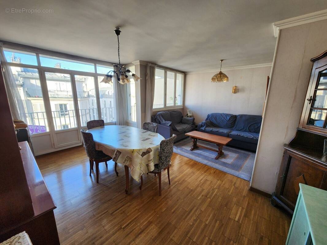 Appartement à PARIS-18E