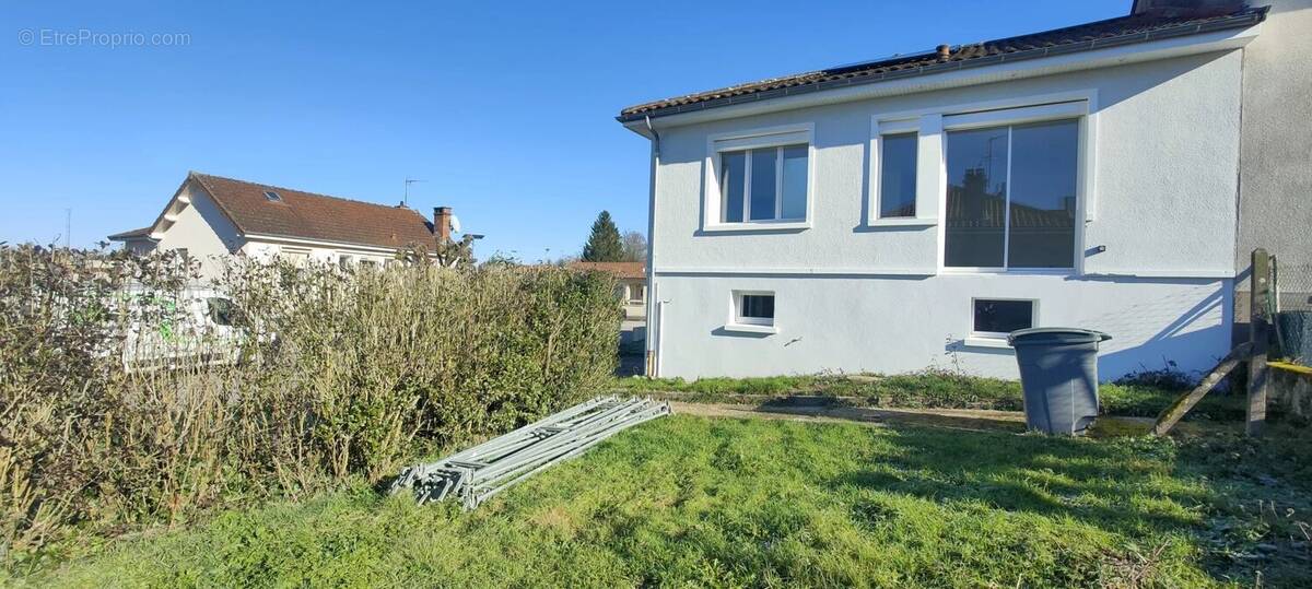 Maison à SAINT-JUNIEN