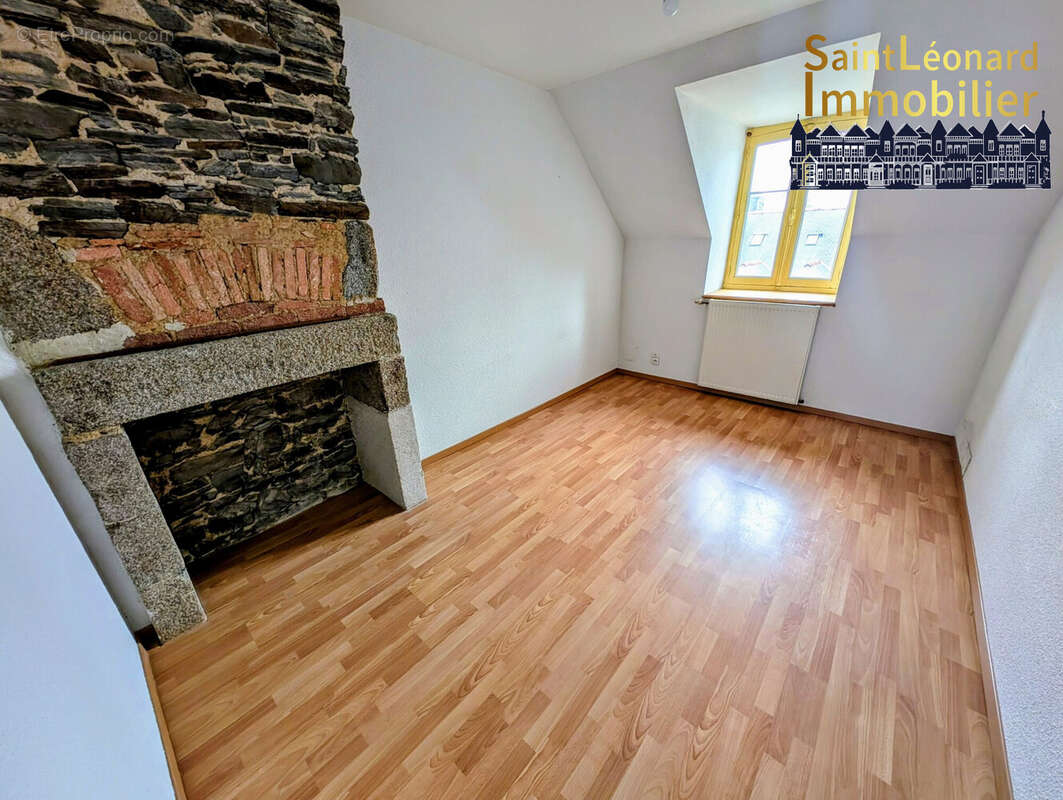 Appartement à FOUGERES