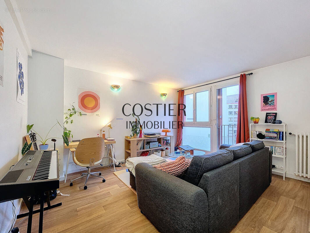 Appartement à PARIS-19E