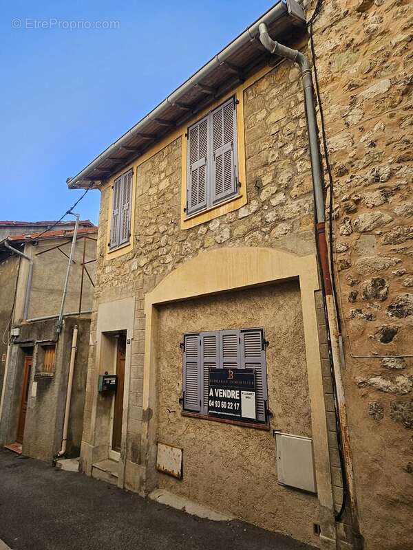 Maison à GREOLIERES