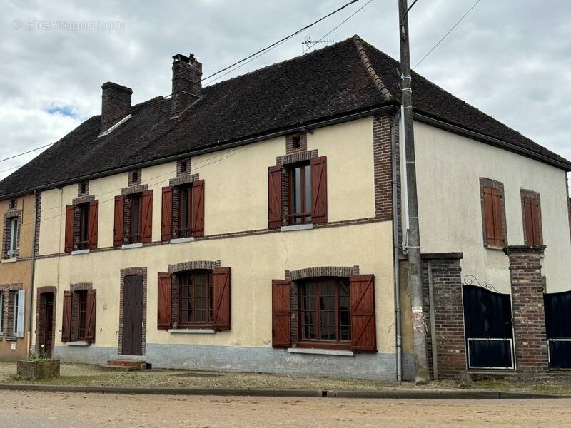 Maison à ARCES-DILO