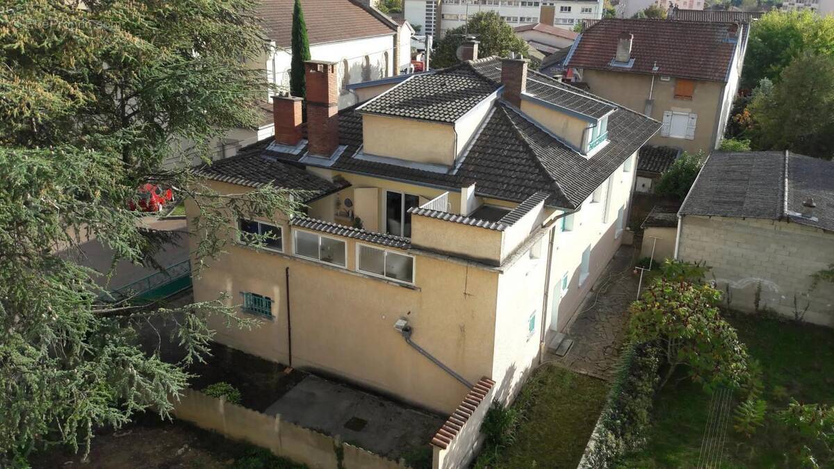 Maison à CHARNAY-LES-MACON