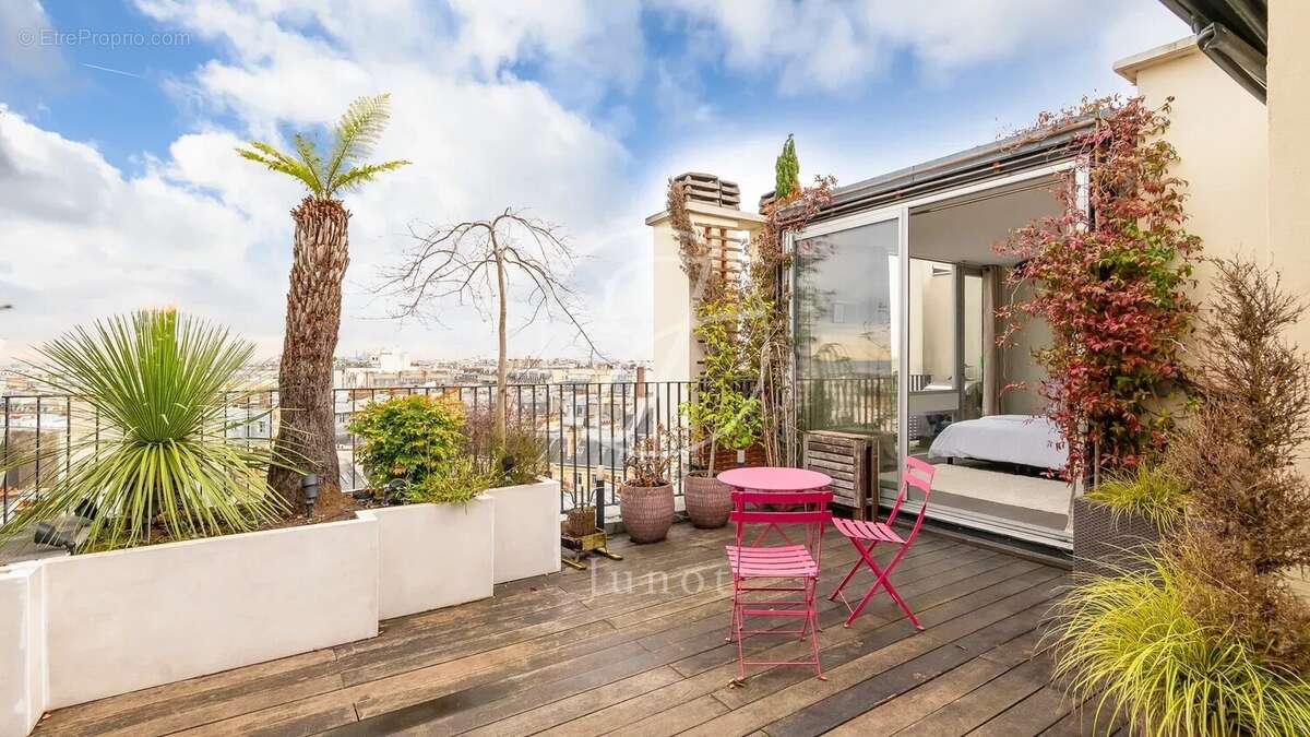 Appartement à PARIS-16E