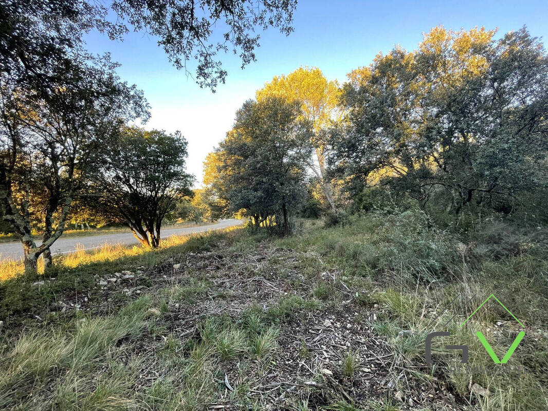 Terrain à CLARENSAC