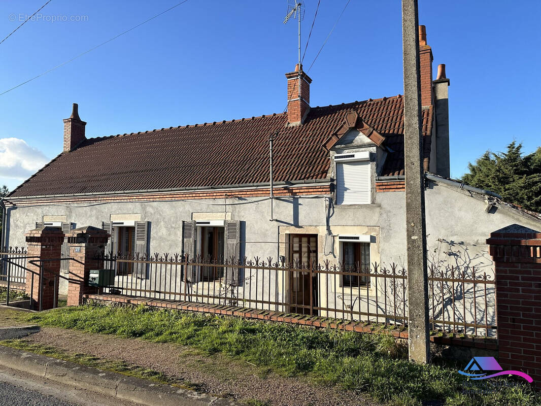 Façade avant  - Maison à CHATEAUMEILLANT