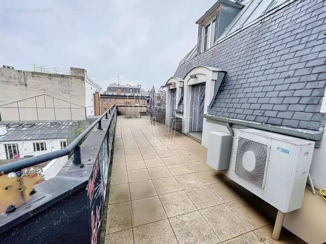 Appartement à PARIS-17E