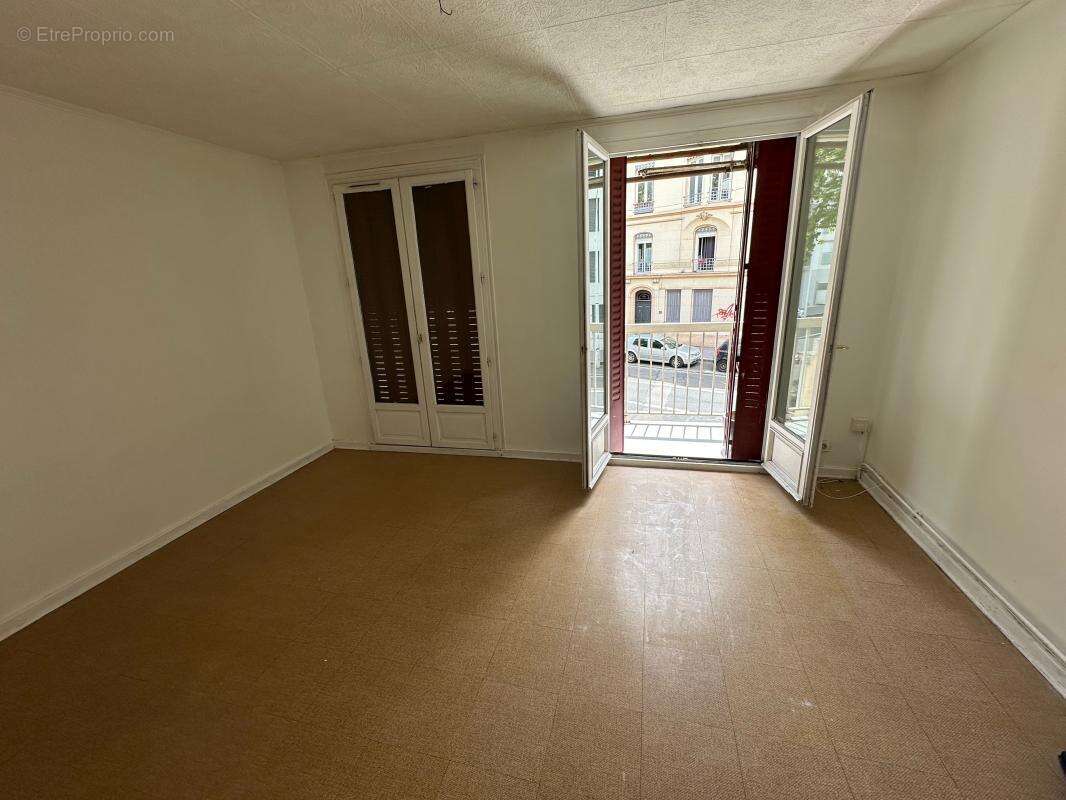 Appartement à LYON-8E