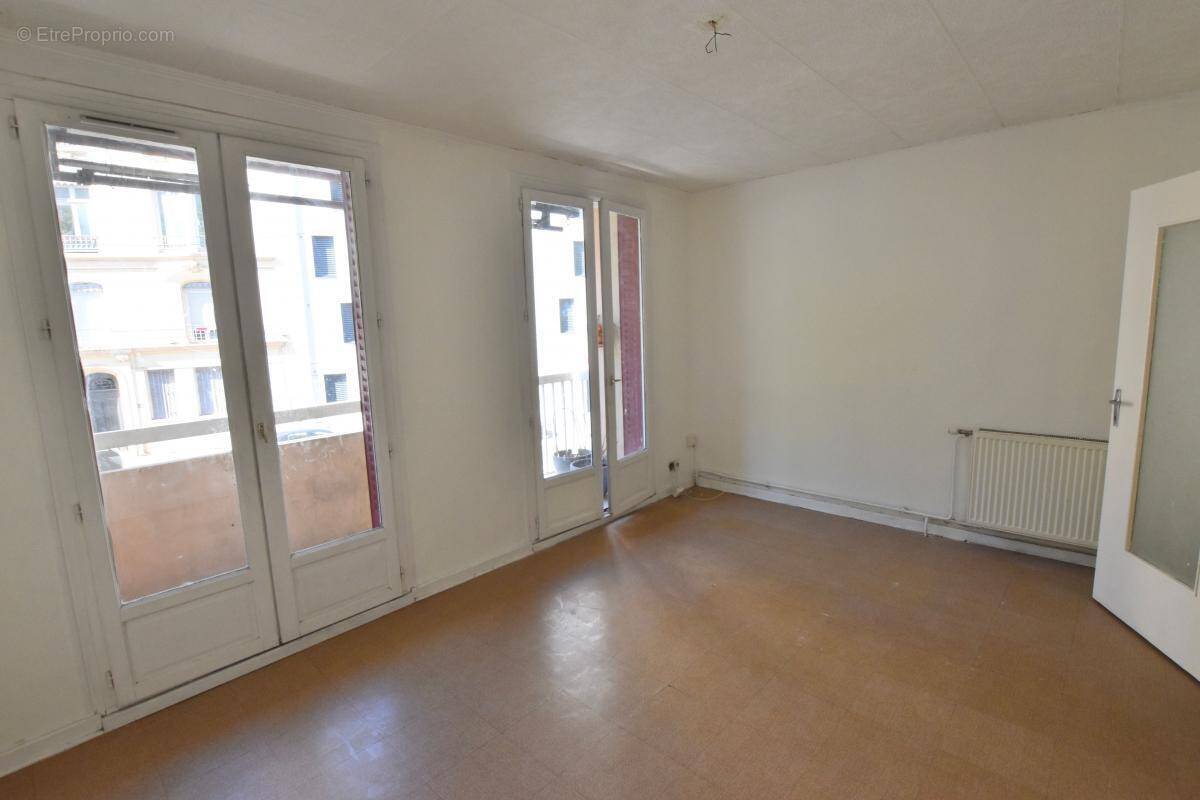 Appartement à LYON-8E