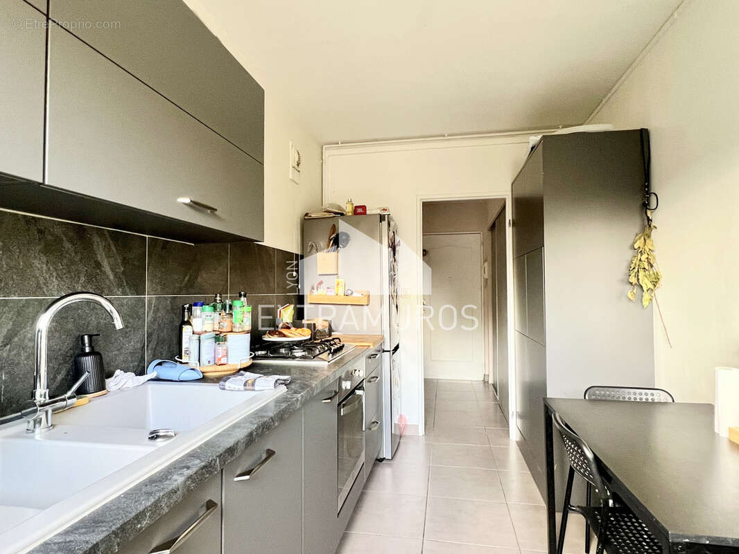 Appartement à SAINT-GENIS-LAVAL