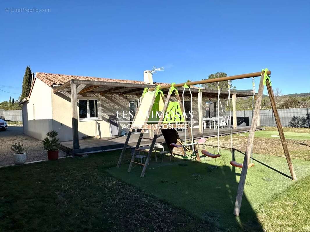 Maison à ROQUEBRUNE-SUR-ARGENS